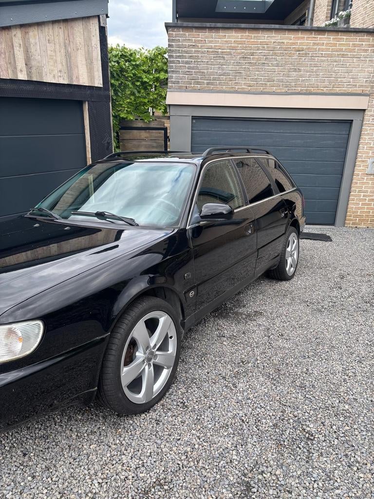 Oldtimer Audi A6 quattro 2.8i V6 192cv noir en full options, Autos, Audi, Cuir, Achat, Toit ouvrant, Noir