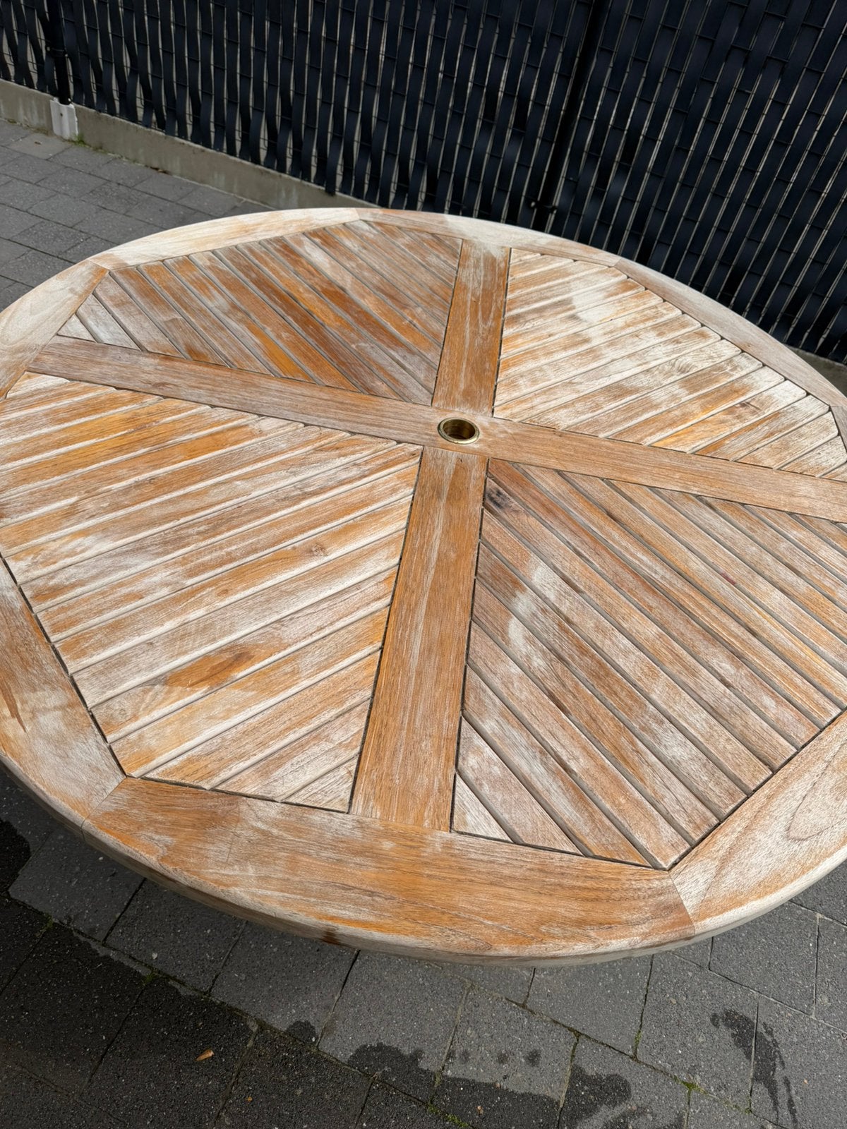 Ronde houten tuintafel  te koop, Ophalen, Zo goed als nieuw