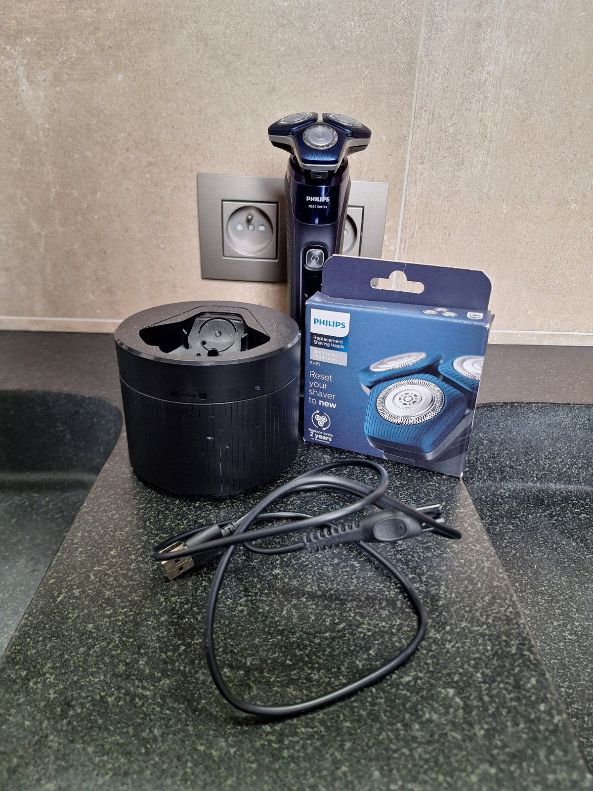 Phillips 7000 series scheerapparaat, Ophalen