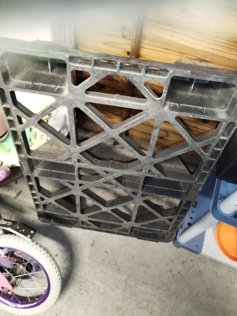 Stevige kunststof pallet – hard plastic, Doe-het-zelf en Bouw, Kratten en Dozen, Ophalen, Gebruikt, Overige typen, 50 tot 75 cm