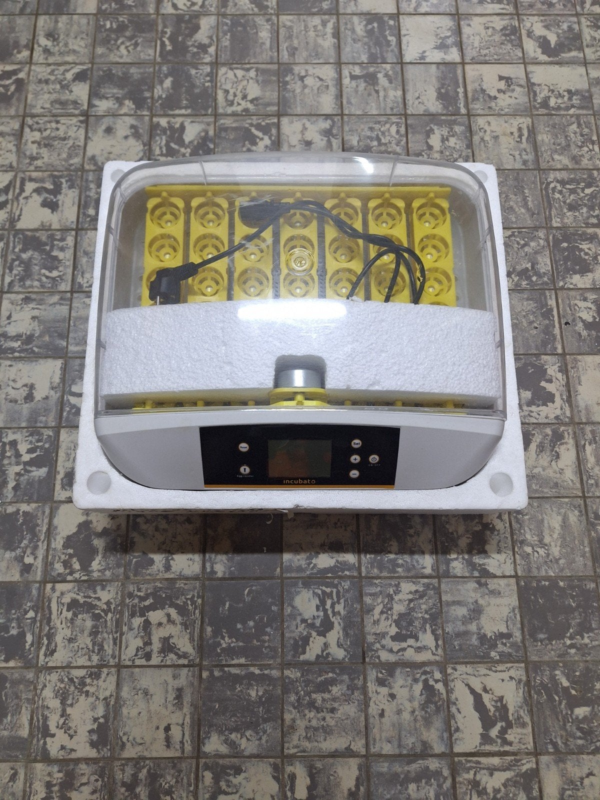 broedmachine, Enlèvement, Couveuse