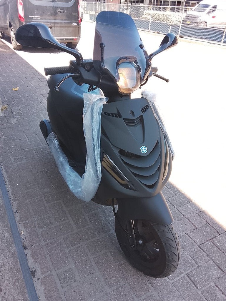 Piaggio Zip 4T B-klasse Mat Zwart | Full LED | Garantie ✅, Fietsen en Brommers, Ophalen of Verzenden, Zo goed als nieuw