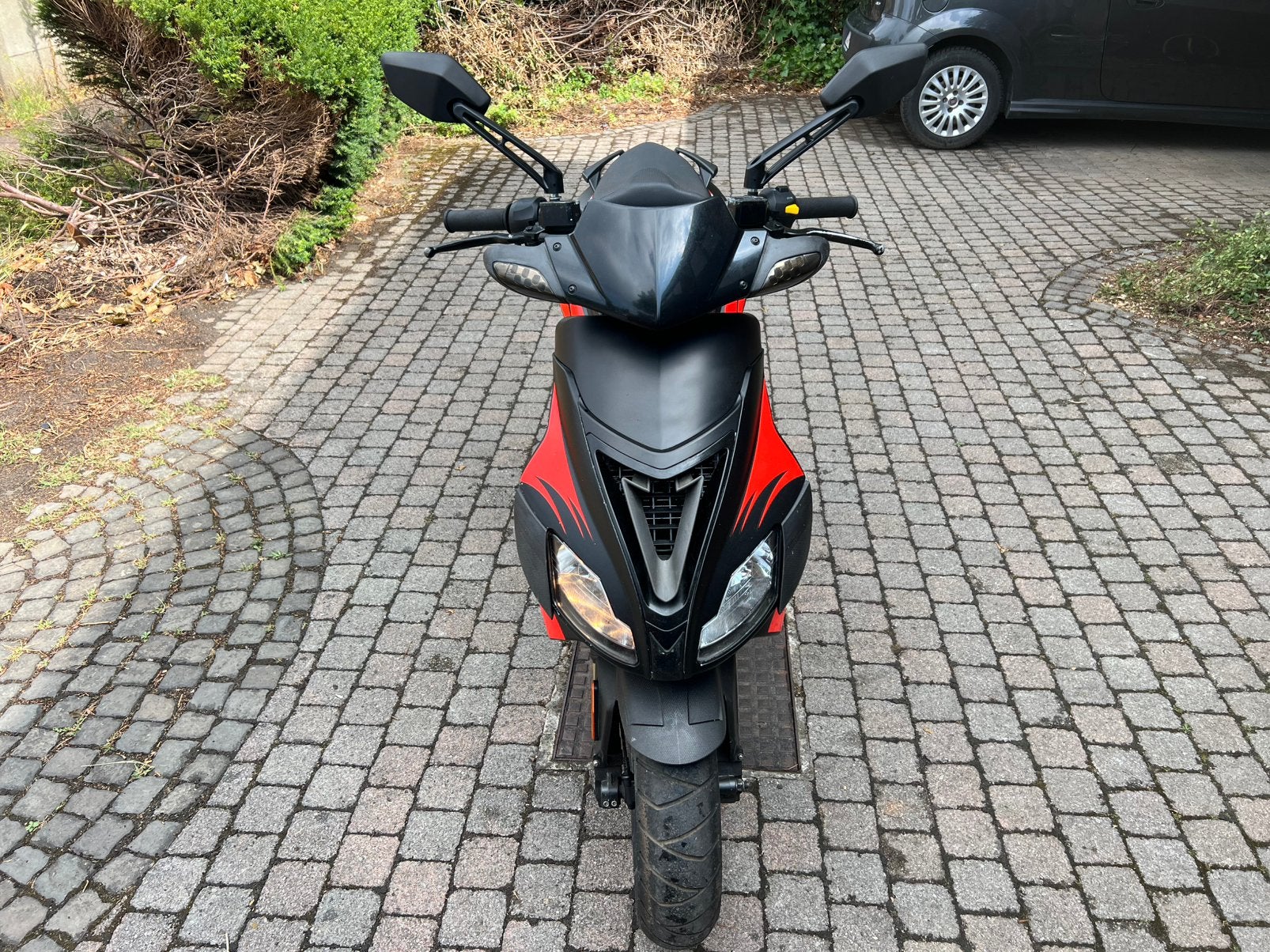 Aprilia SR Factory 2014 – 2-takt – B-klasse – 11.460 km, Fietsen en Brommers, Ophalen, SR 50, 49 cc, Benzine