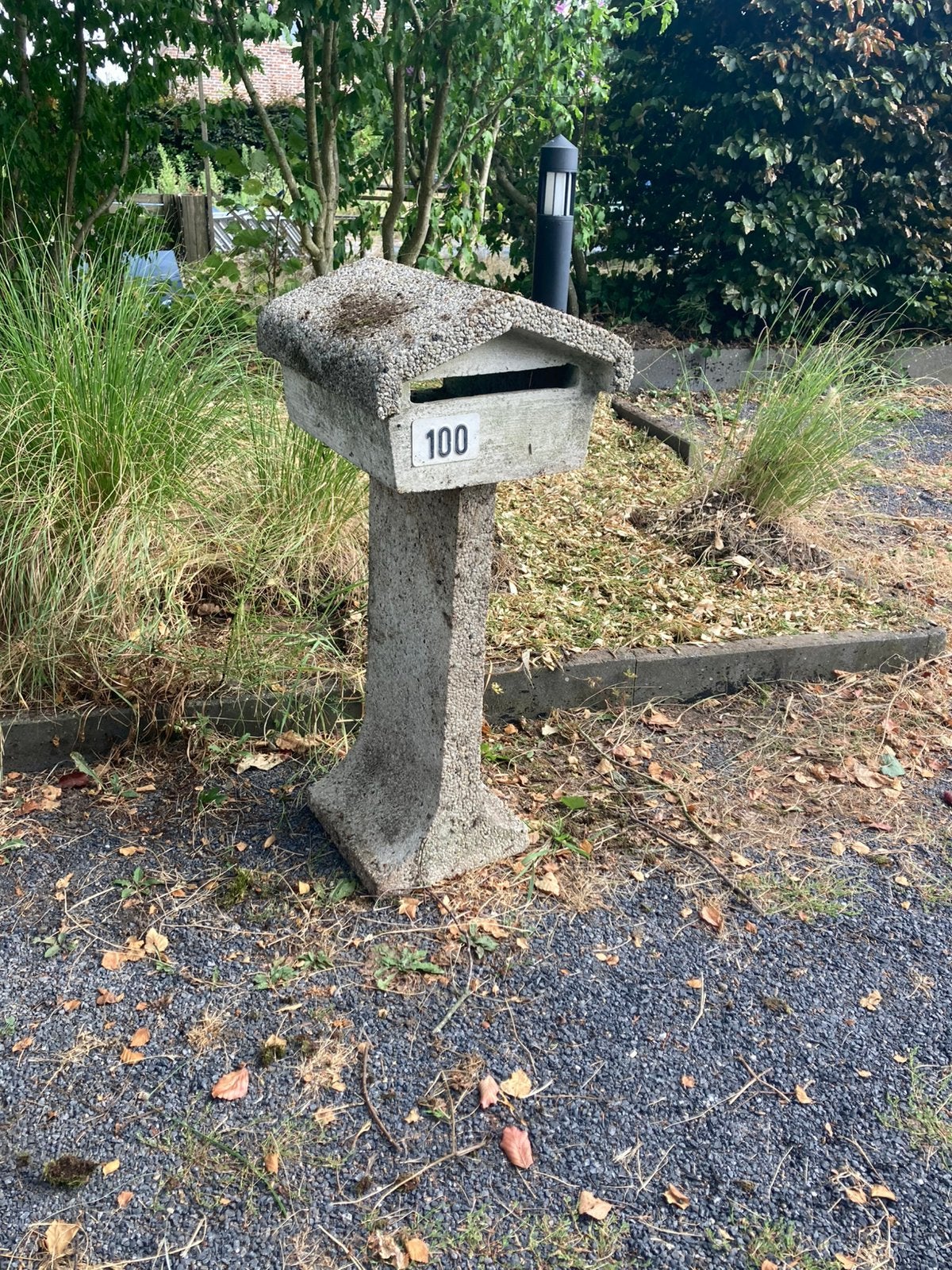 Brievenbus gratis mee te nemen, Tuin en Terras, Ophalen, Gebruikt, Beton, Staande brievenbus