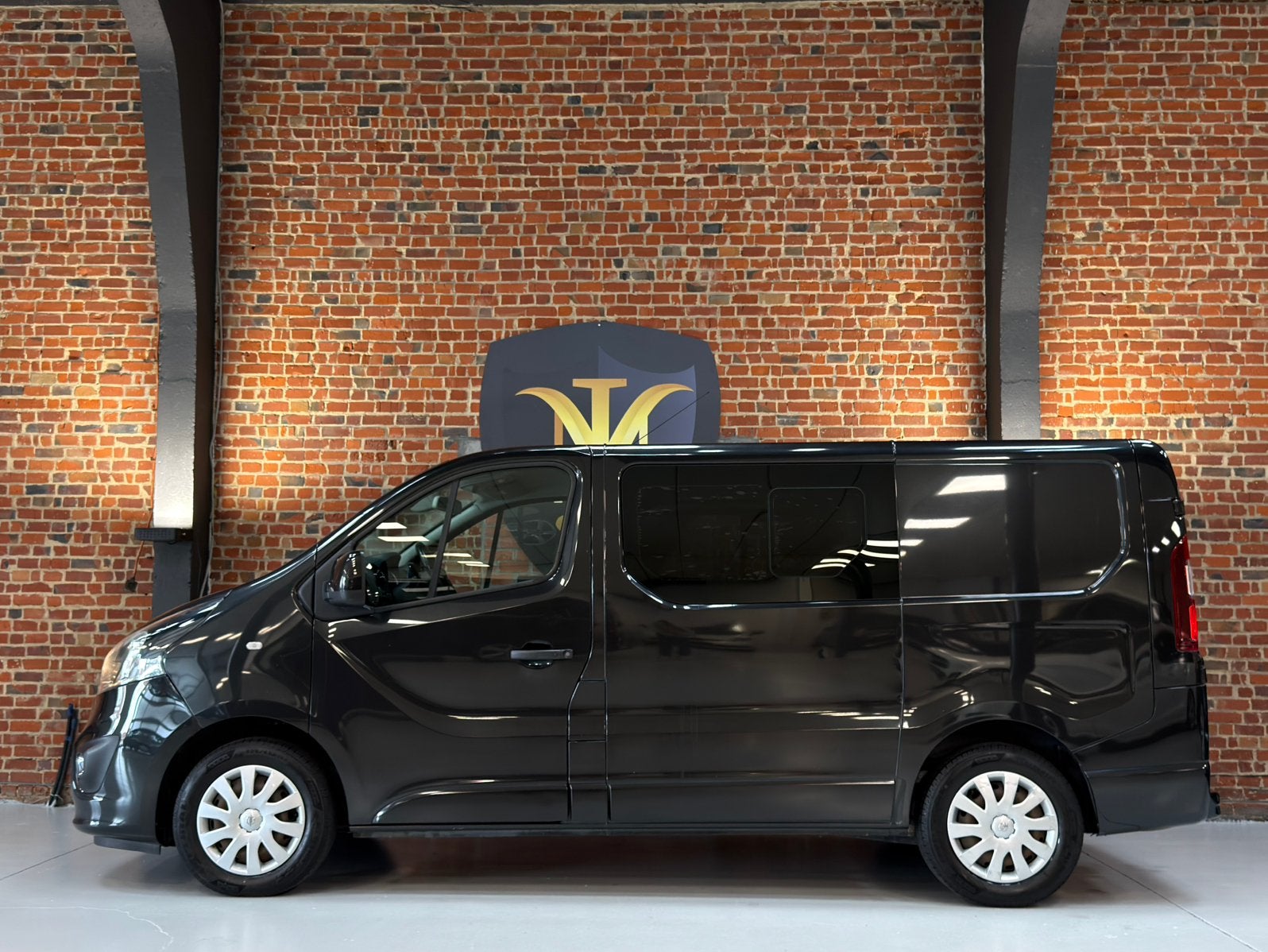 Opel Vivaro 1.6 CDTi cabine double - Caméra - Navi, Autos, Camionnettes & Utilitaires, Achat, Euro 6, Entreprise, Boîte manuelle