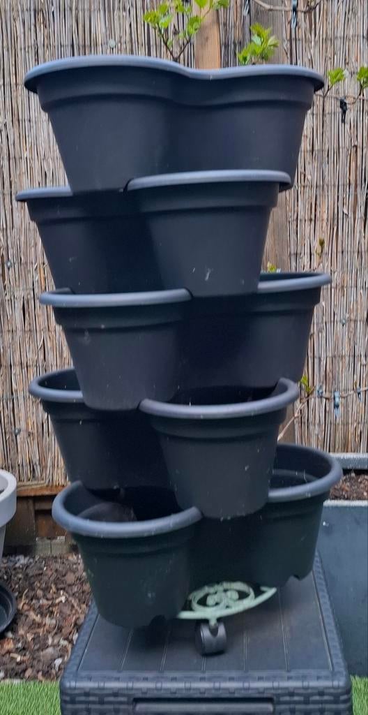 Stapeltoren voor planten, Ophalen