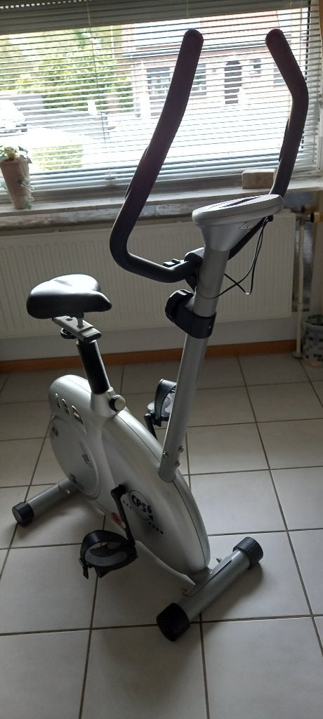 Te koop hometrainer in goede staat, Sports & Fitness, Jambes, Comme neuf, Enlèvement, Vélo d'appartement