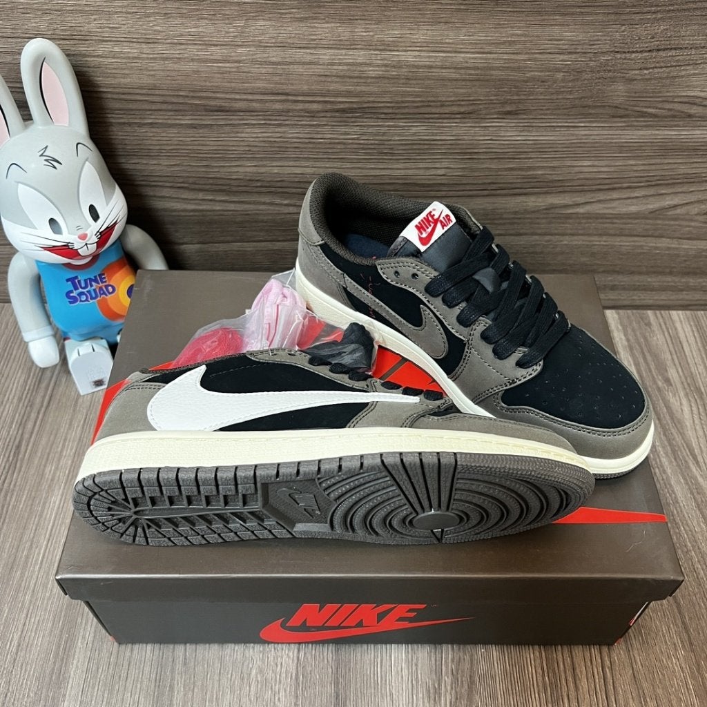 Nike Air Jordan 1 Low Travis Scott Black Olive, Envoi, Neuf, Autres couleurs, Baskets