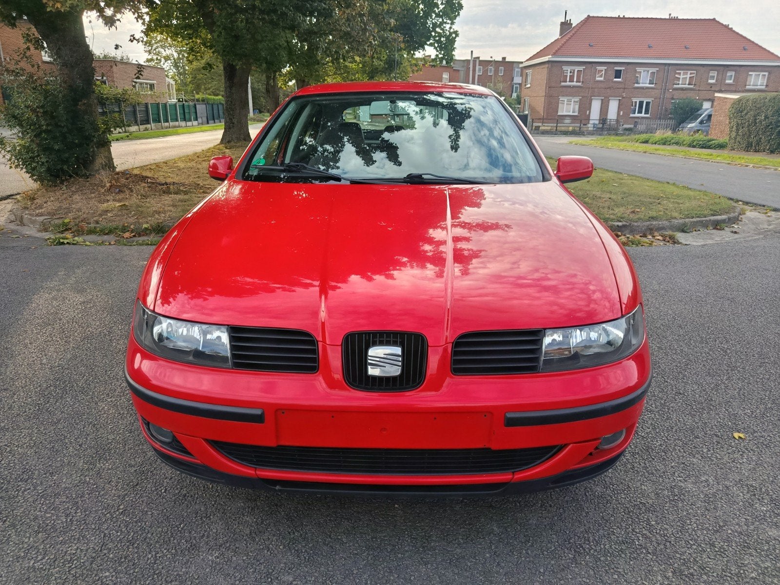 Seat Leon 1.6 Essence 650€ – Export/Marchand, Autos, Particulier, Achat