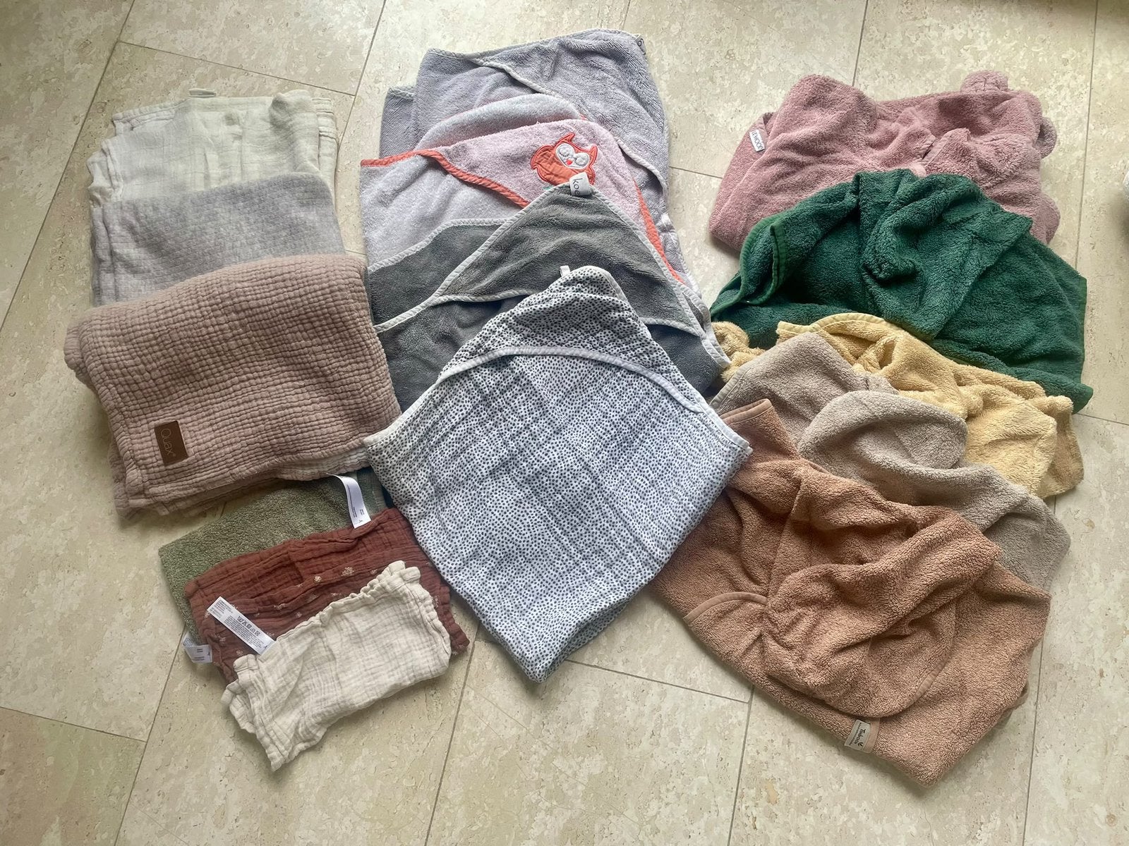 Baby badtextiel pakket – tetradoeken, kapdoeken & badjasjes, Kinderen en Baby's, Ophalen, Gebruikt