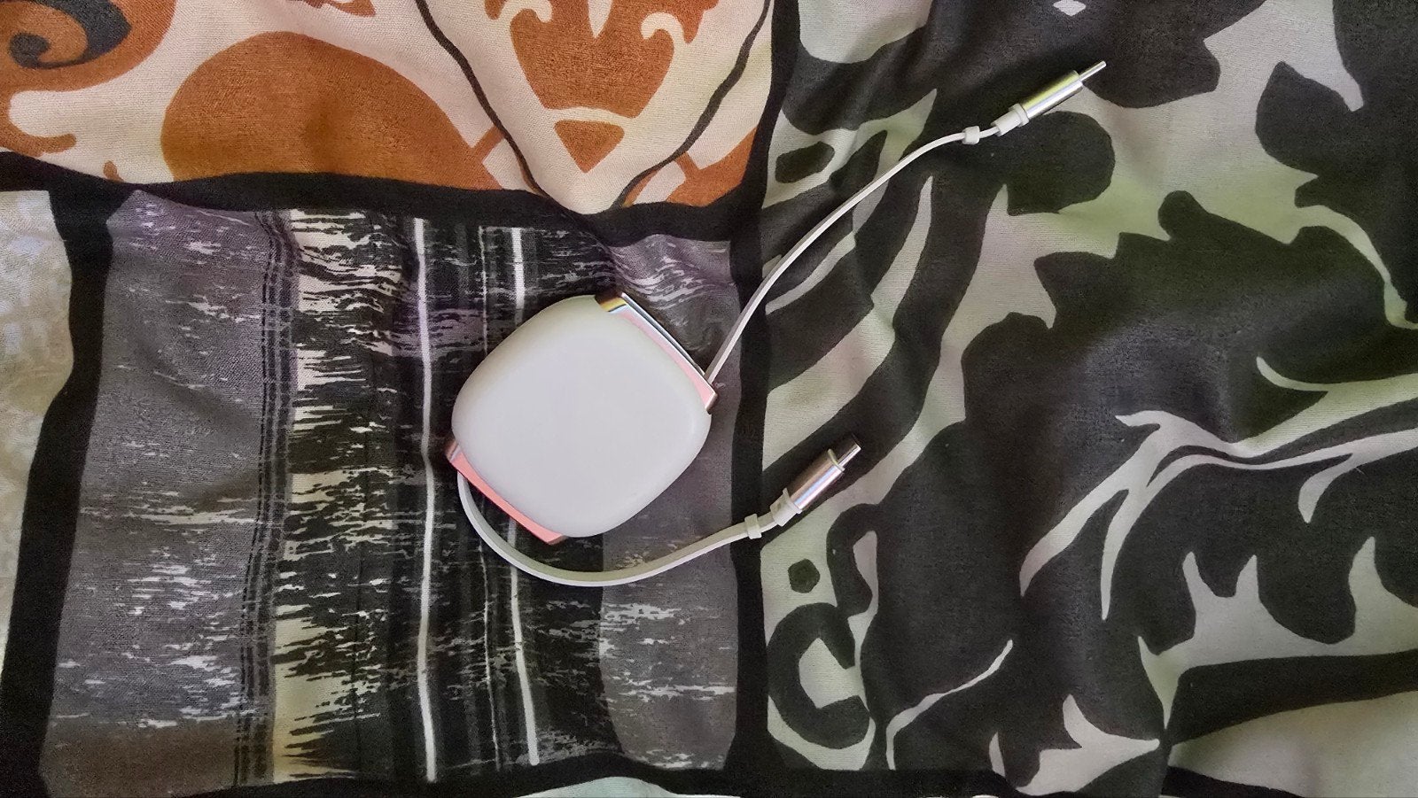 telefoonkabel aan beide uiteinden, Ophalen, Zo goed als nieuw, Oplaadcase, Beige