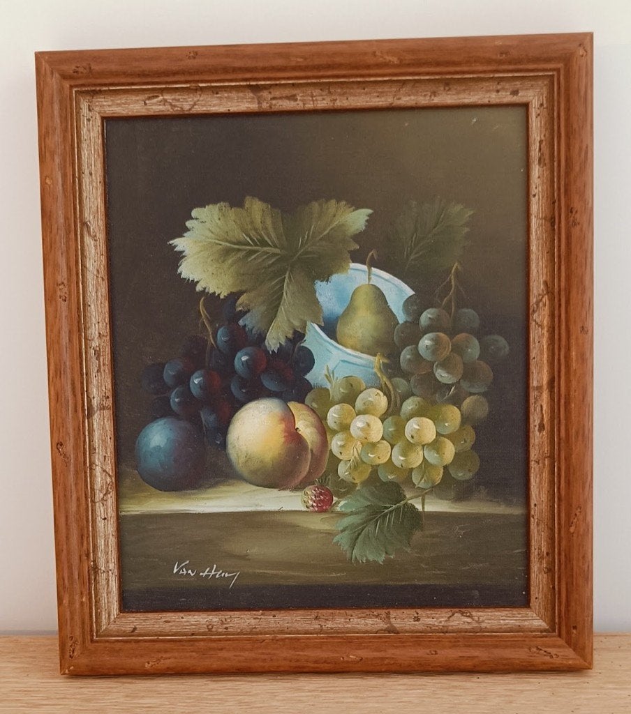 Gesigneerd schilderij stilleven fruit, houten lijst 2732 cm, Ophalen, Doek, Stilleven, Gesigneerd