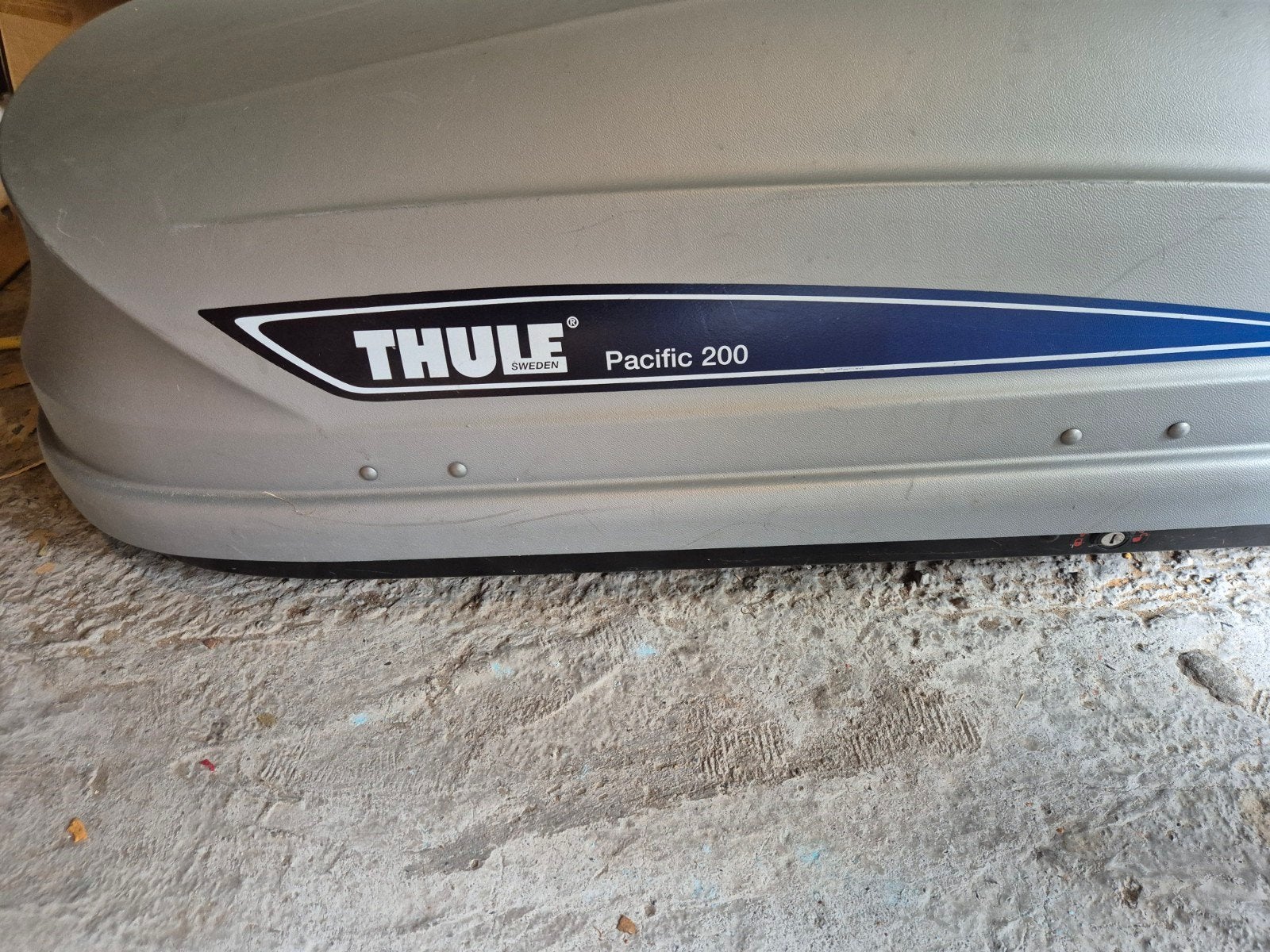 Dakkoffer Thule Pacific 200, Ophalen