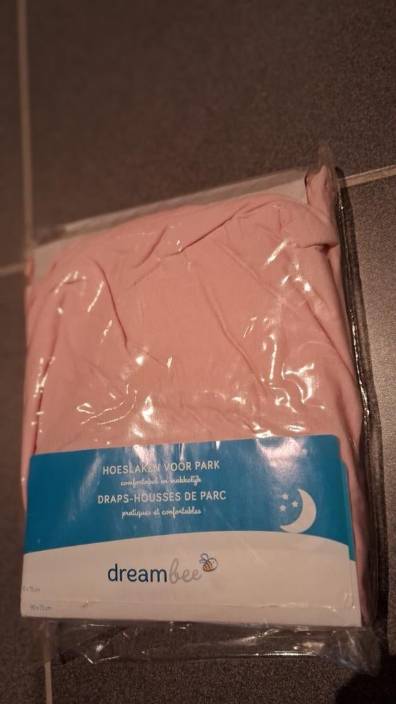 Drap de parc rose Dreambee, Neuf, Drap-housse ou Taie d'oreiller, Enlèvement ou Envoi, Rose