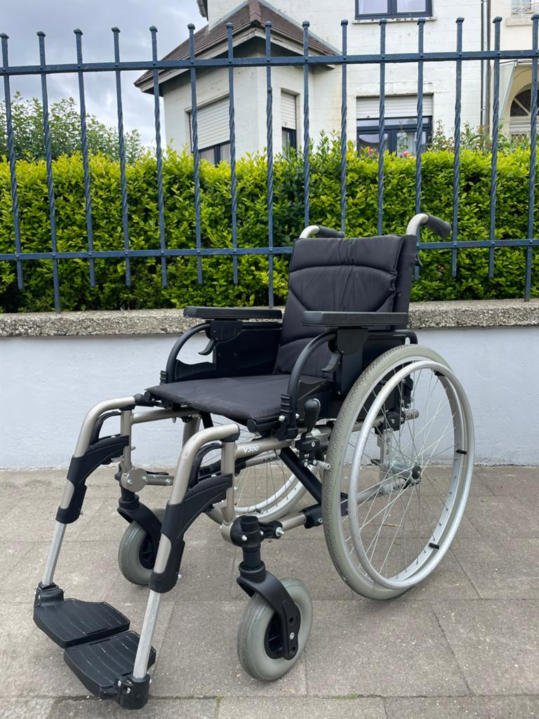 Vermeiren V 300 opvouwbare rolstoel nieuwstaat, Diversen, Rolstoelen, Ophalen of Verzenden, Inklapbaar, Zo goed als nieuw, Handbewogen rolstoel
