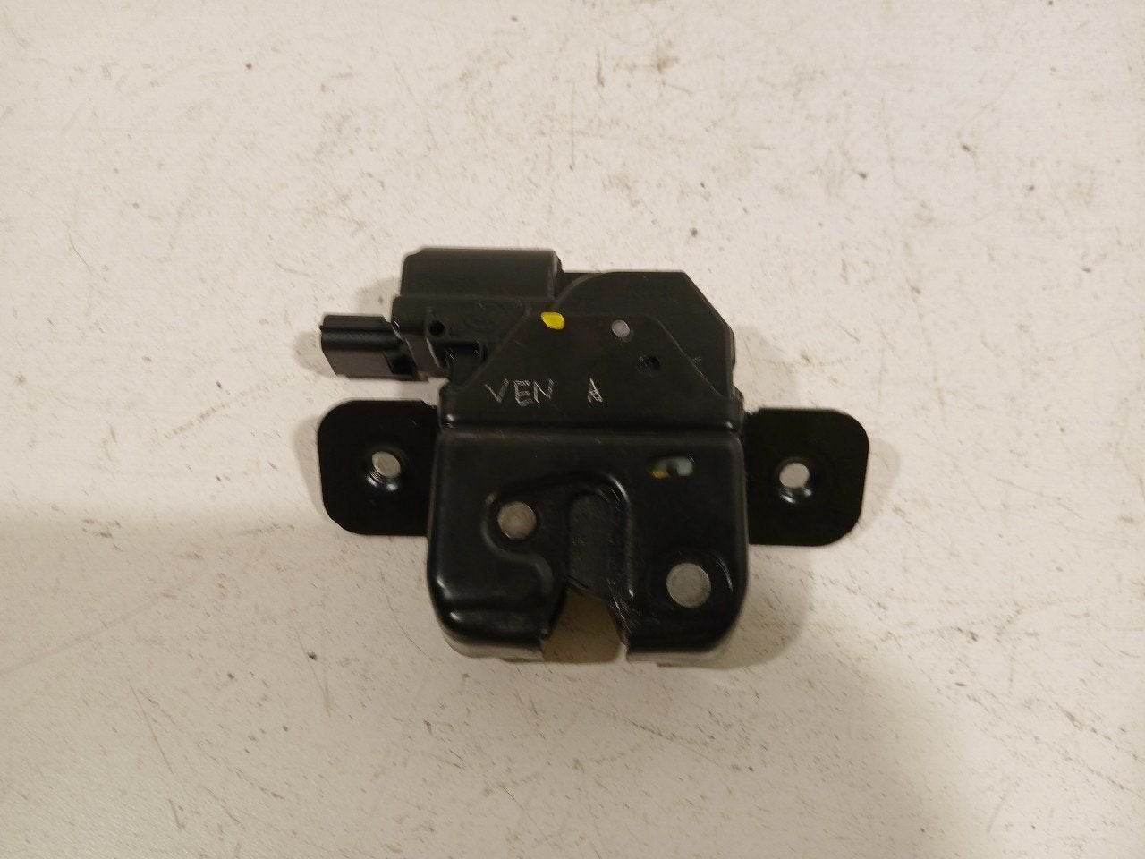 Slot mechaniek kofferdeksel achterklep elektrisch Renault Cl, Onderdelen@venauto.nl, Van der Ven Autorecycling B.V., Ettenseweg 76, 4706 PB Roosendaal, The Netherlands