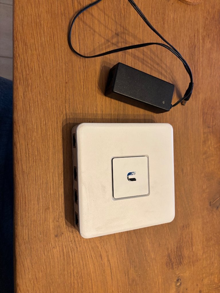 UniFi Security Gateway, Computers en Software, Routers en Modems, Ophalen, Gebruikt, Router, Unifi