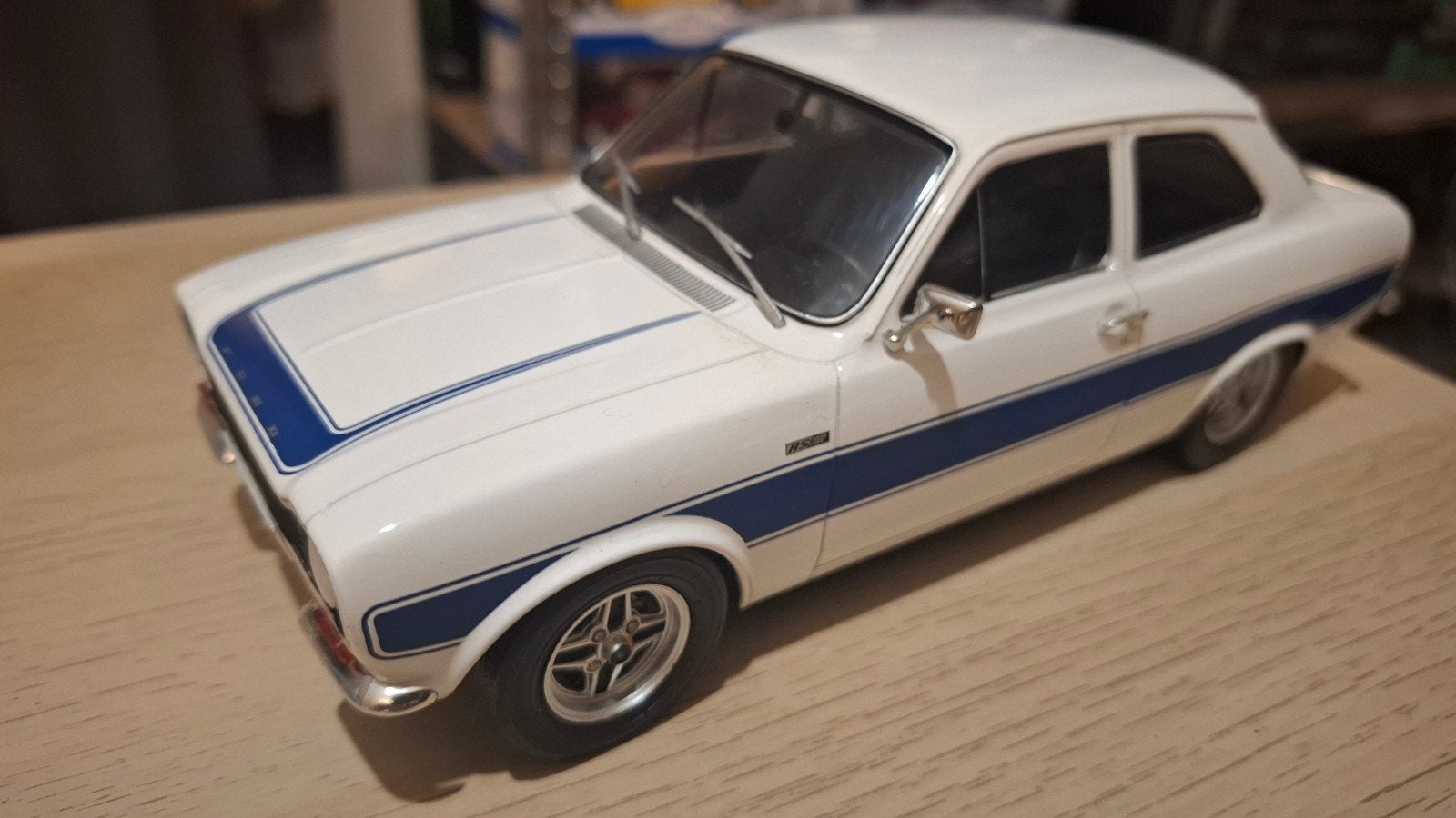 voiture miniature 1 18, Enlèvement ou Envoi, Comme neuf, Voiture, Autres marques