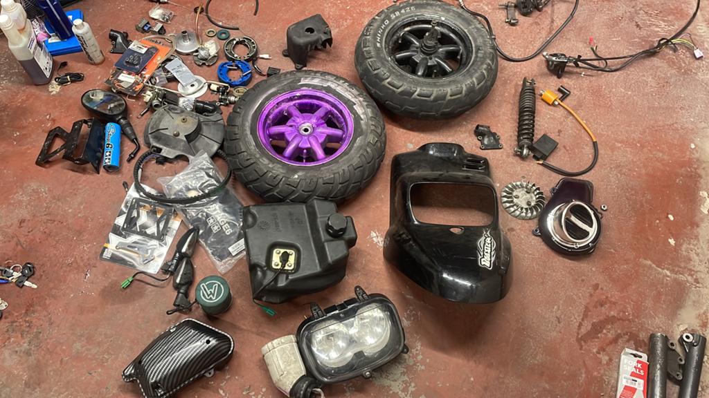 Mbk booster onderdelen, Motoren, Ophalen