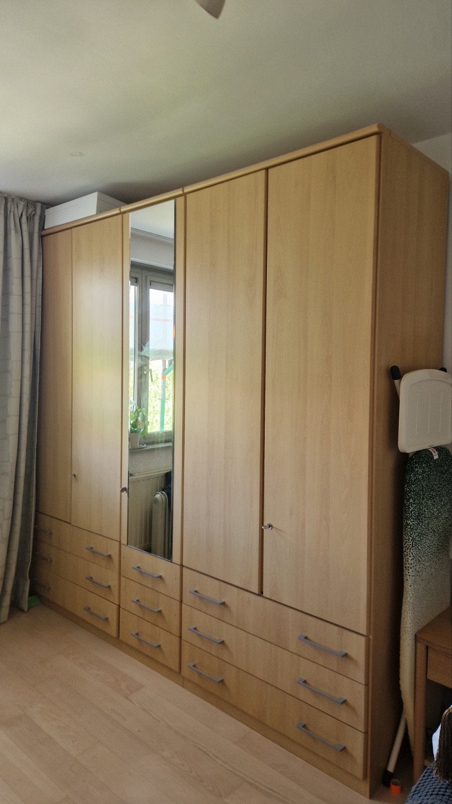 Grote Kleerkast / kast L 250cm x H 240cm in zeer goede staat, Gebruikt, 200 cm of meer, 200 tot 250 cm, 50 tot 75 cm