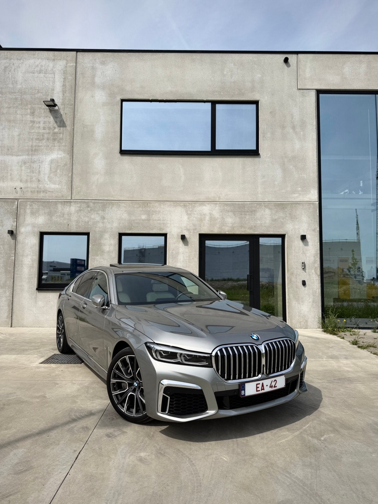 BMW 745e ZEER PROPER NIEUWSTAAT, Auto's, Automaat, Dealer onderhouden, Achterwielaandrijving, Euro 6