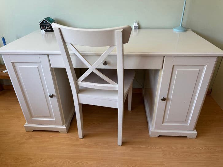 Witte houten bureau met links en rechts een kastje, Huis en Inrichting, Ophalen, Gebruikt, Hout, Natuurlijk