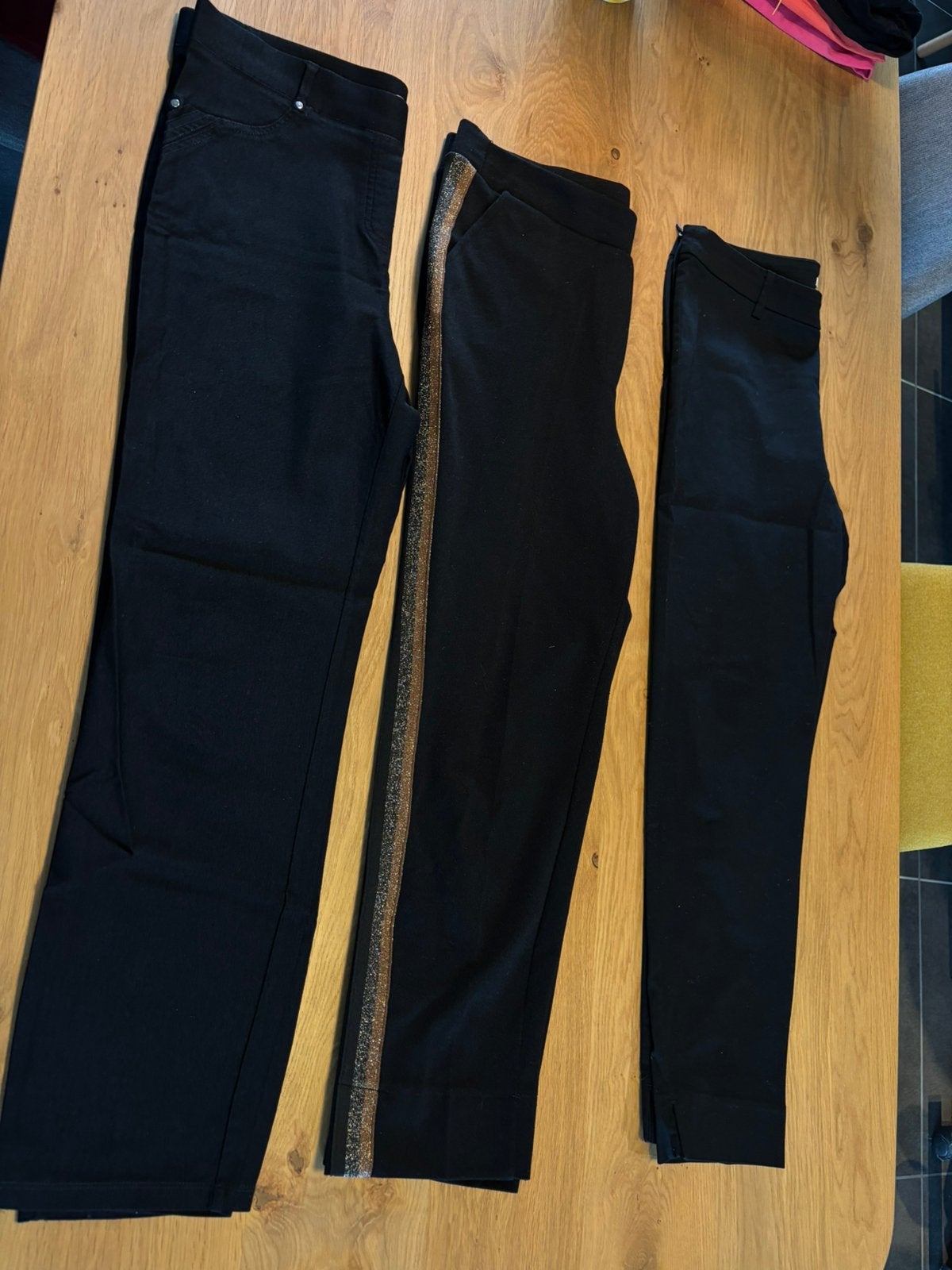 Lot de 3 pantalons/chinos noirs pour femmes taille 42, Taille 42/44 (L), Enlèvement ou Envoi, Comme neuf, Longs