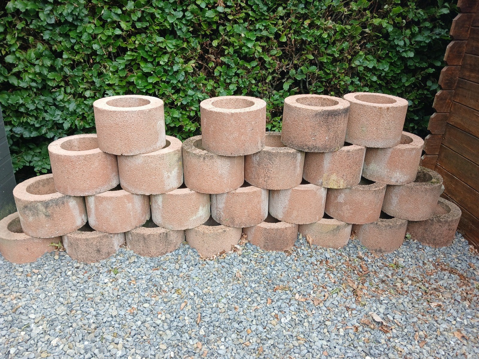 25 blocs jardinières en béton.
150 euros pour l ensemble ou, Enlèvement, Béton