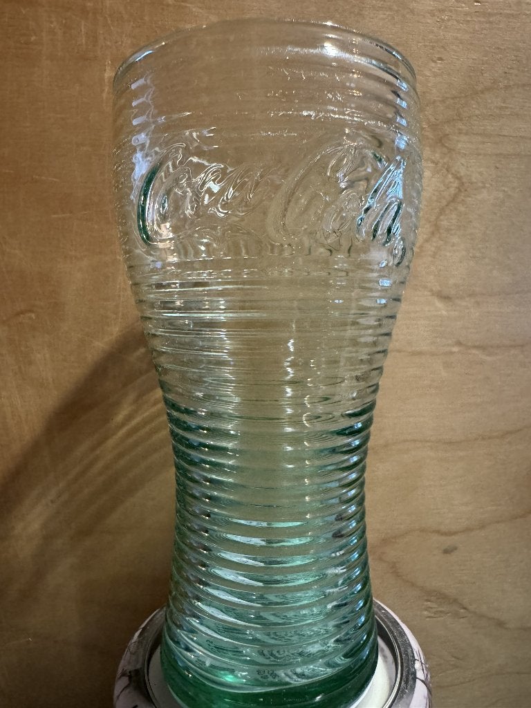 Vintage Coca-Cola Contour Green glas – reliëf logo –, Verzamelen, Ophalen of Verzenden, Gebruikt, Frisdrankglas