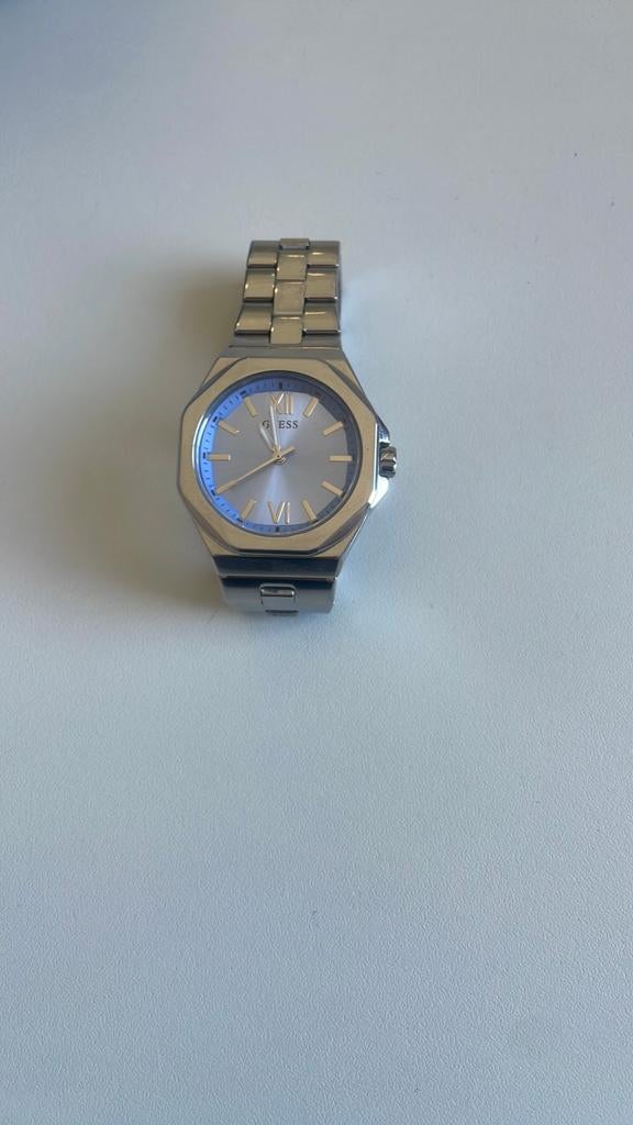 Guess horloge niet veel gedragzn goede conditie, Bijoux, Sacs & Beauté, Montres | Hommes, Enlèvement ou Envoi, Comme neuf