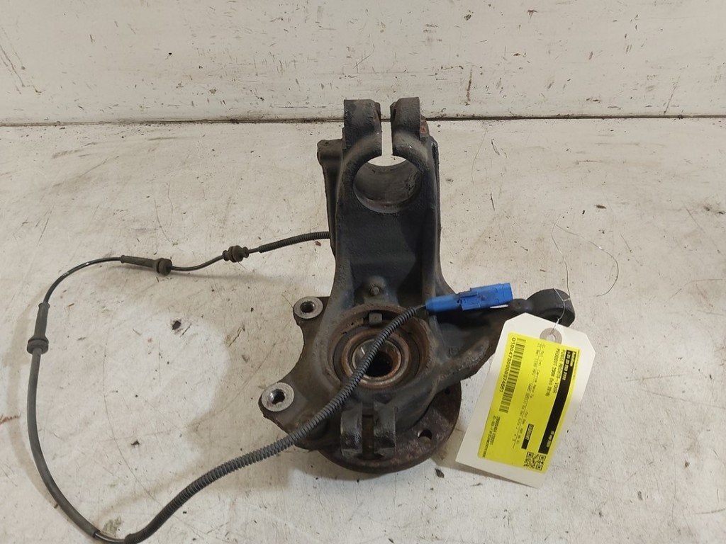 FUSEE AVANT DROITE Peugeot 2008 (CU) (|1607557580|364791|), Kontakt-peugeot@peugeot.com, Utilisé, Peugeot Deutschland GmbH, Bahnhofsplatz
65423  Rüsselsheim, DE