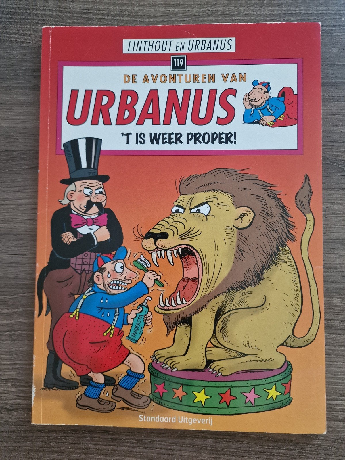 strips. urbanus, Linthout en Urbanus, Ophalen of Verzenden, Zo goed als nieuw, Meerdere stripboeken