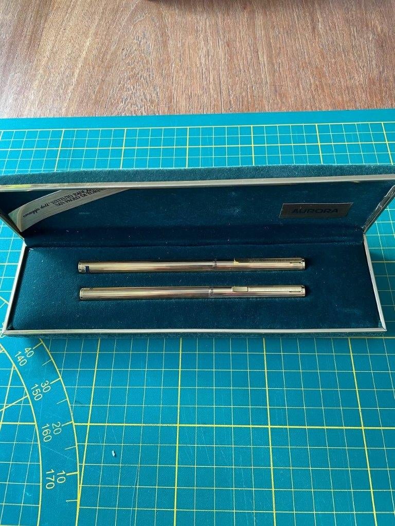 Aurora Hastil Gold Plated Striped fountain & ballpoint set, Verzamelen, Pennenverzamelingen, Ophalen of Verzenden