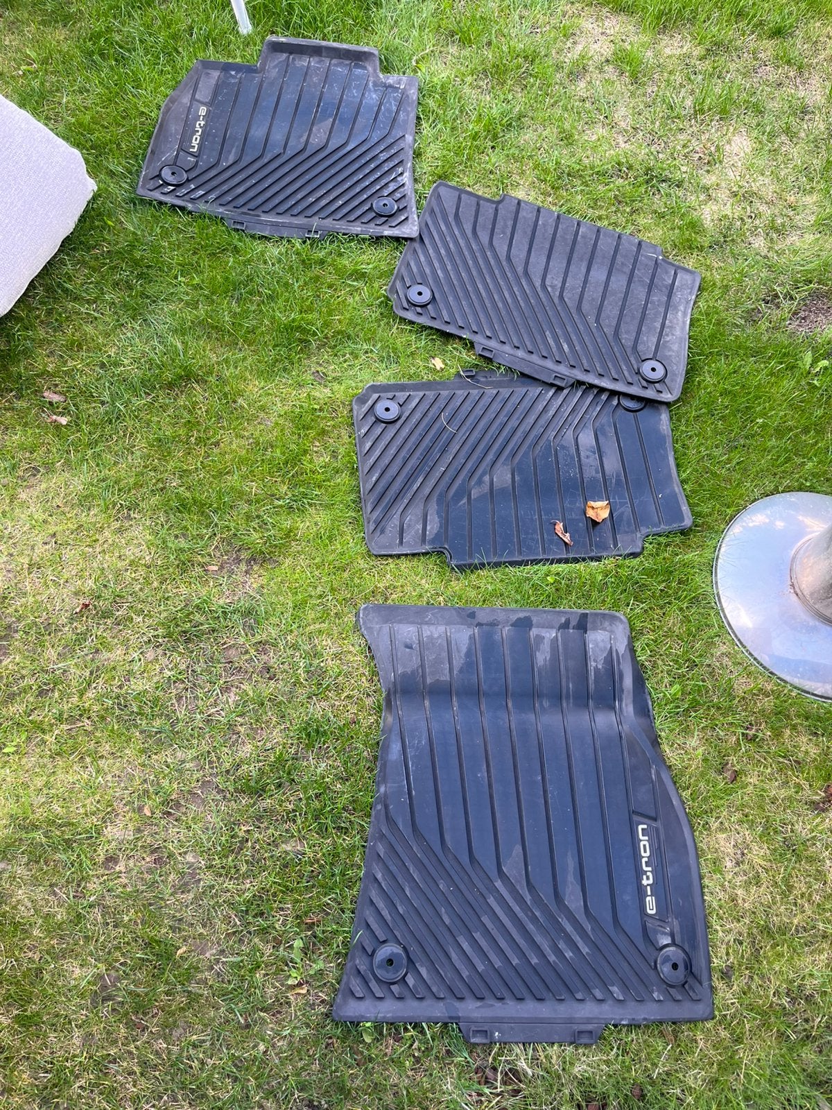 Tapis d'hiver Audi e tron, Enlèvement, Utilisé