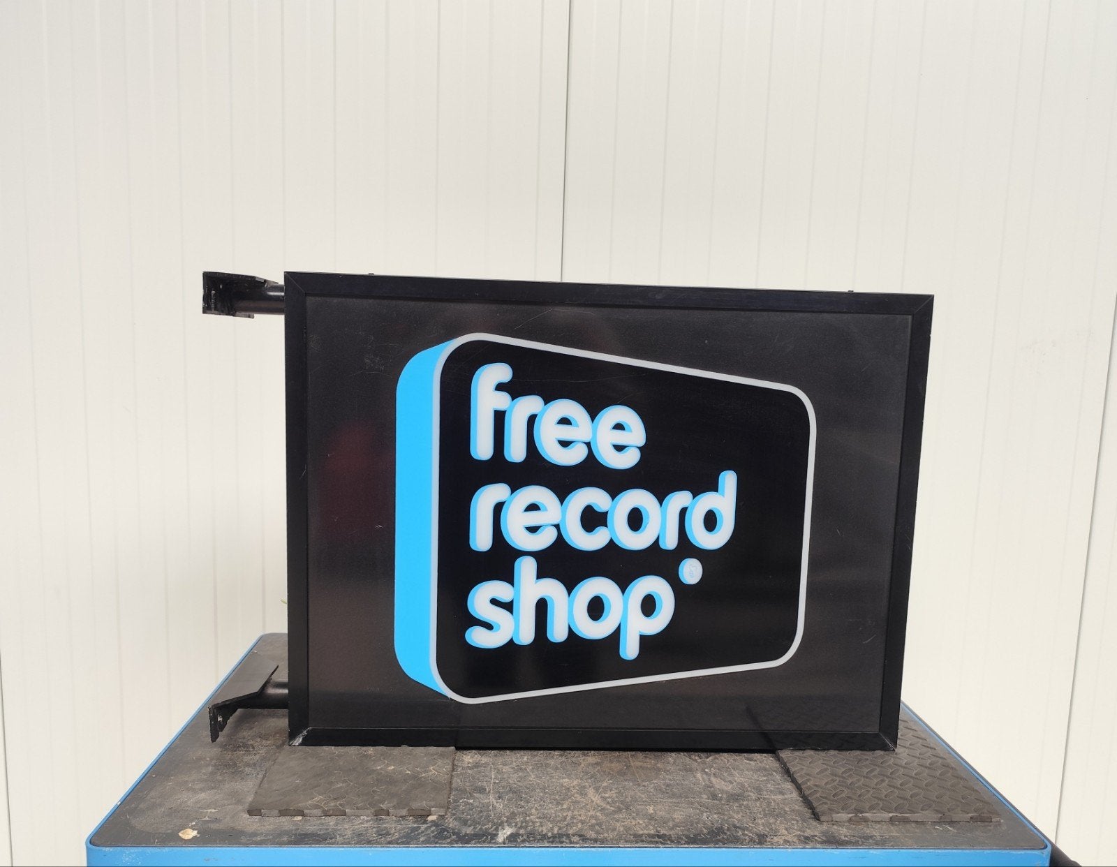 Lichtreclame FREE RECORD SHOP, Collections, Marques & Objets publicitaires, Enlèvement