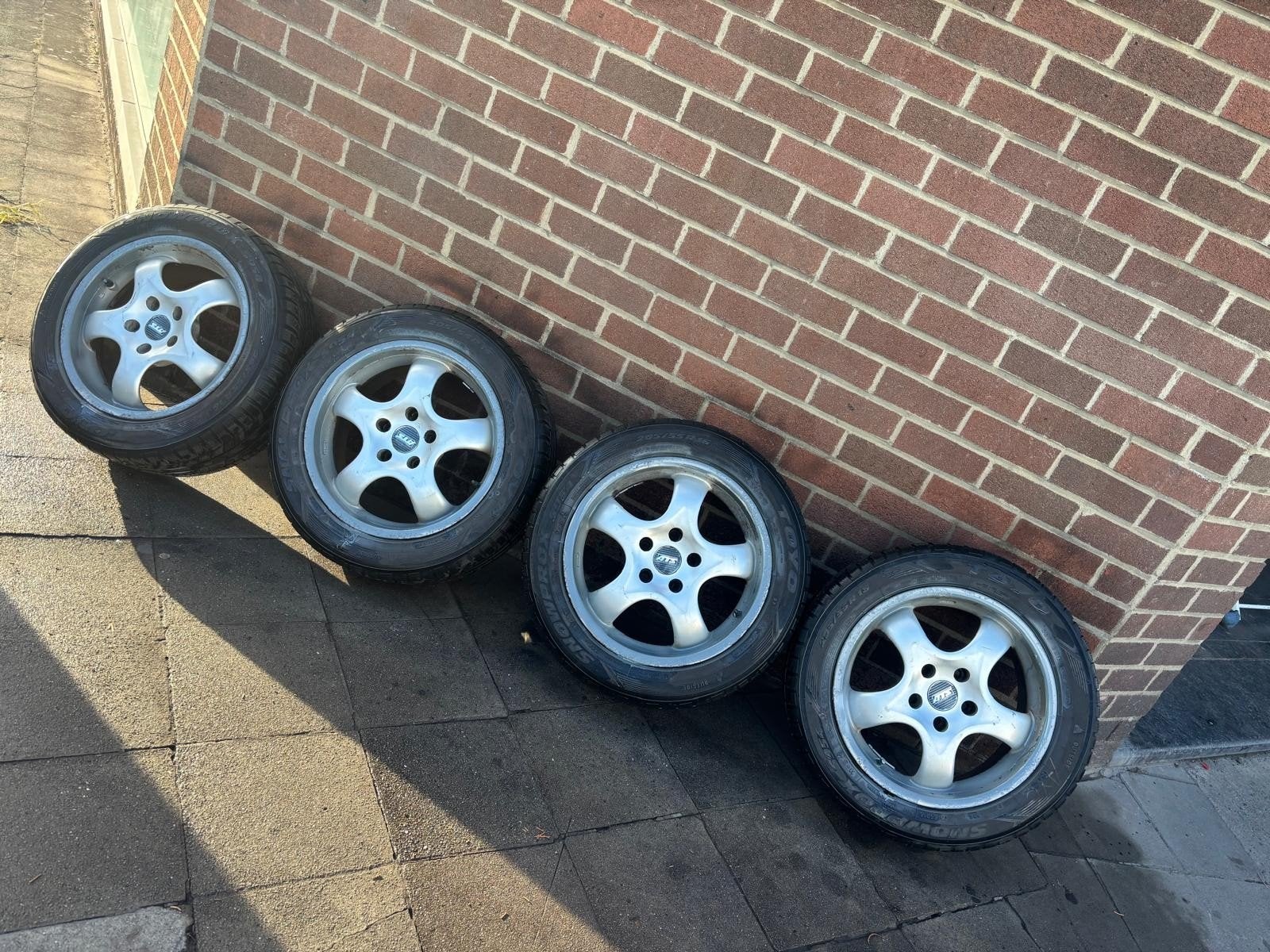 Lot de 4 jantes VW,Audi,Seat,Skoda + pneu hiver (205/55R16), Enlèvement, Neuf, Audi