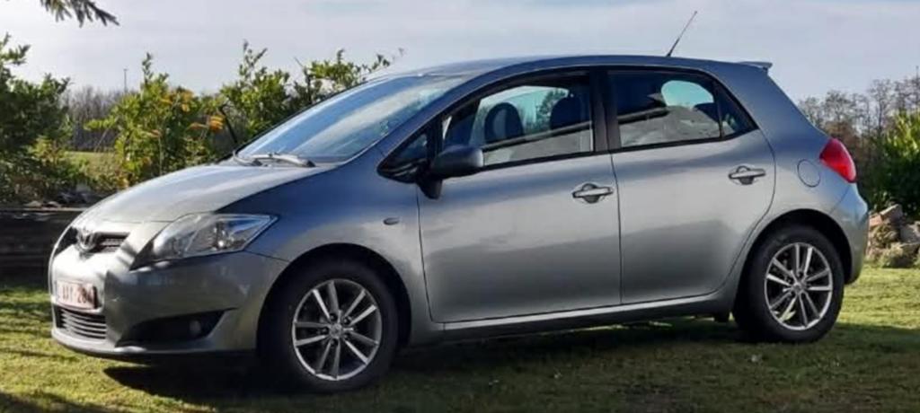 Toyota Auris -Automatic, Autos, Toyota, Argent ou Gris, Achat, Climatisation automatique, Automatique