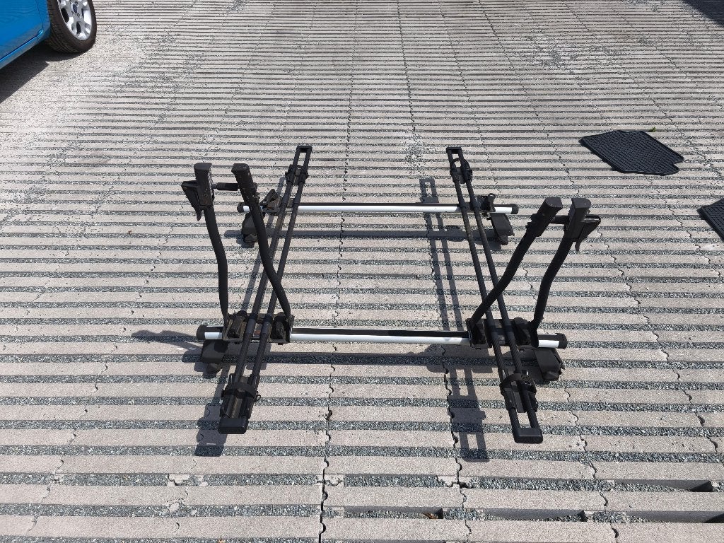 Porte-vélos THULE et barres de toit universelles, Enlèvement, 2 vélos, Utilisé, Galerie de toit