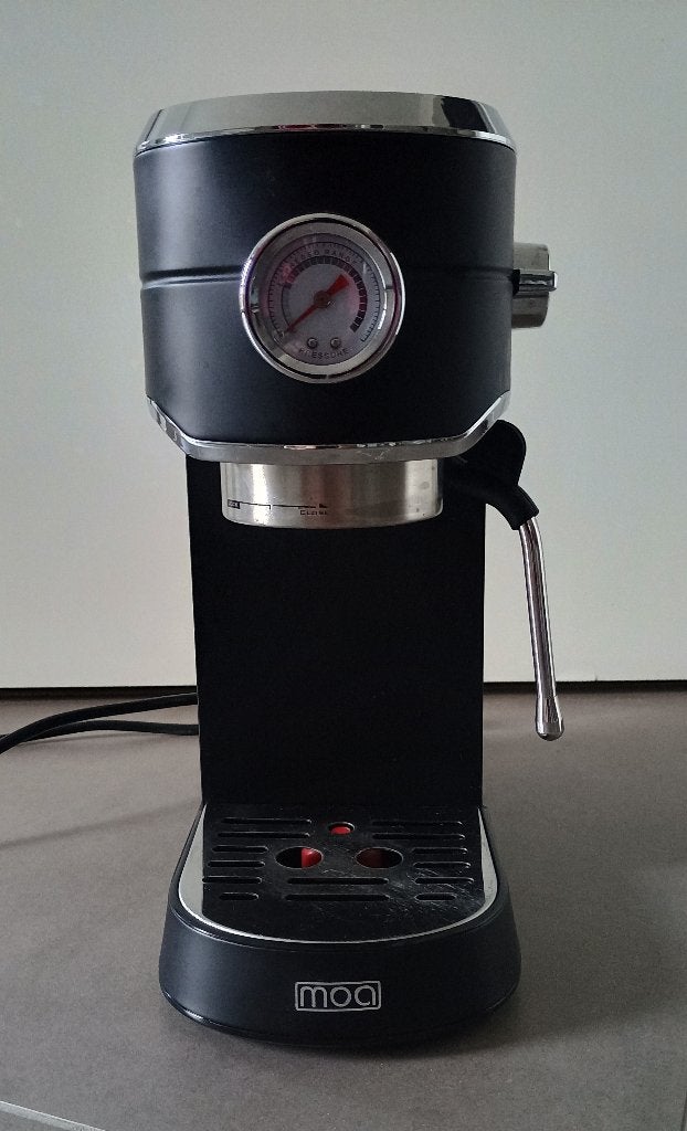 Pistonmachine, Réservoir d'eau amovible, Enlèvement, Utilisé, Dosettes et capsules de café
