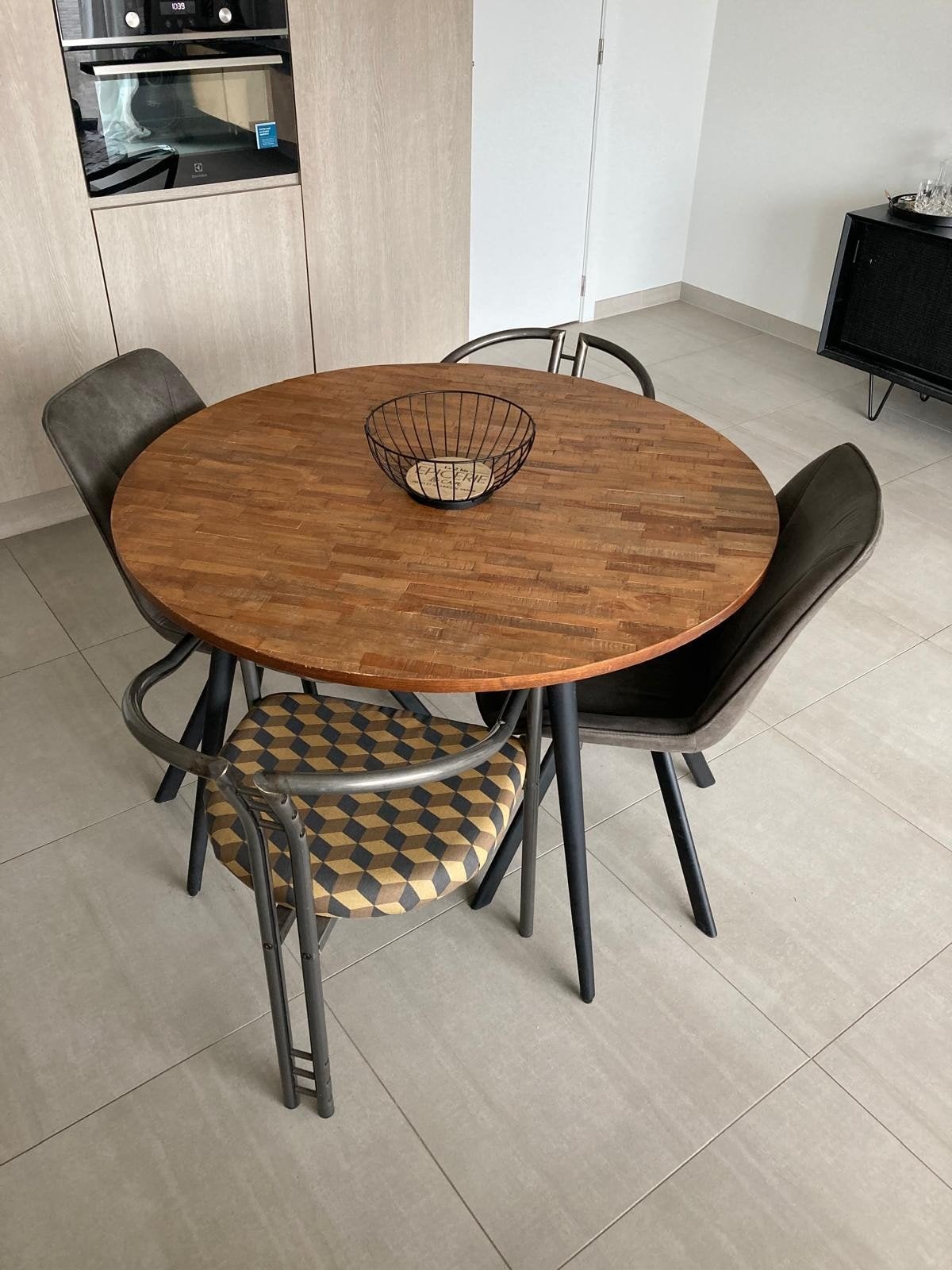 Eettafel, Ophalen, Gebruikt, Vier personen, Rond