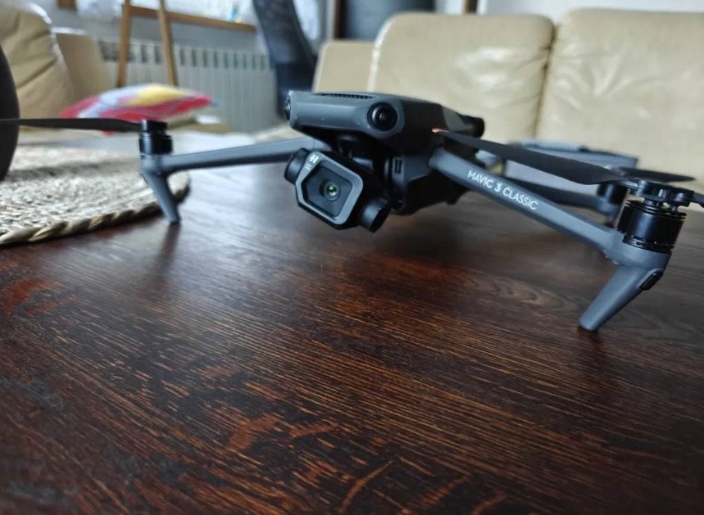 Drone DJI Mavic 3 Classic, TV, Hi-fi & Vidéo, Neuf, 250 à 900 g, Enlèvement ou Envoi, Qualité supérieure