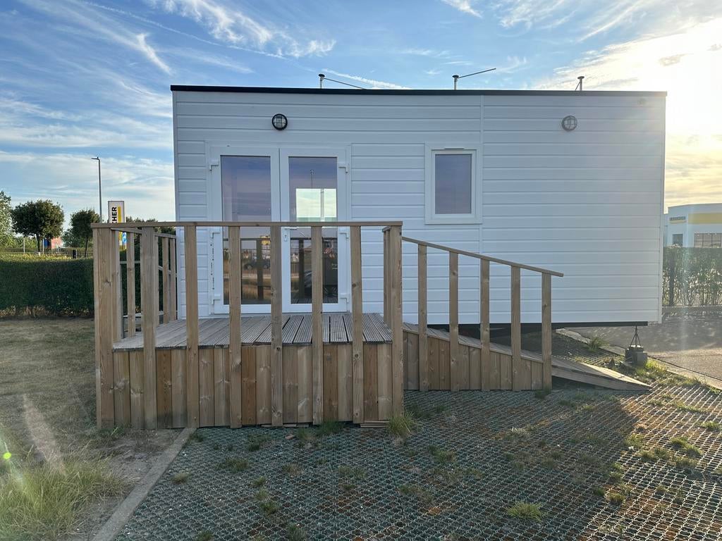 NIEUWE LUXUEUZE COMPACTE ZORGUNIT-WOONUNIT 600x370 MET TRAP, Caravans en Kamperen, Stacaravans