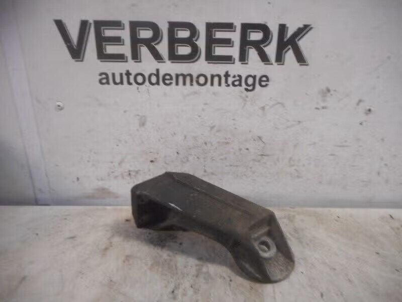 VERSNELLINGSBAKSTEUN LINKS Ford Escort 3 (GAA) (86AB6031AB), Enlèvement ou Envoi, Henry-Ford-Straße 1 50735 Köln, DE, Ford-Werke GmbH
