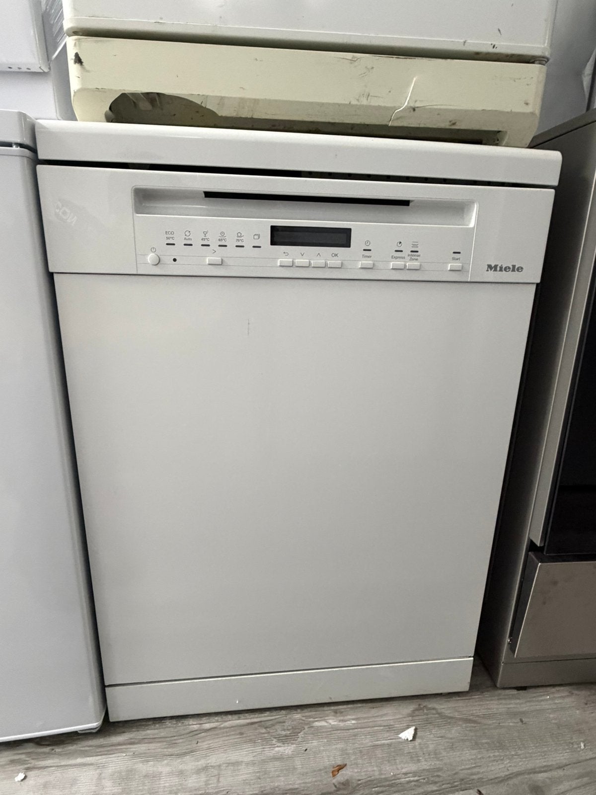Miele G 7100 SC vrijstaande vaatwasser zo goed als Nieuw, Minder dan 85 cm, 60 cm of meer, Minder dan 10 liter, Energieklasse A of zuiniger