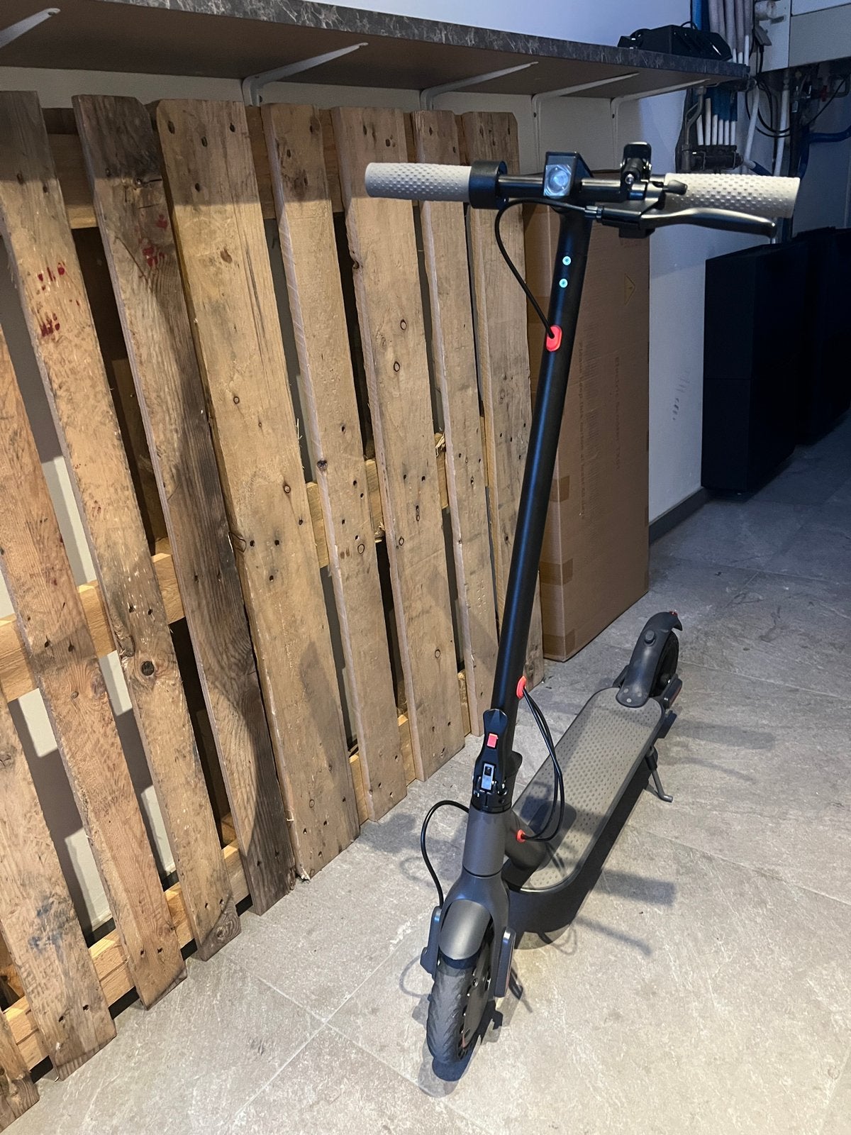 Nieuwe elektrische step met doos, Fietsen en Brommers, Steps, Ophalen, Nieuw, Elektrische step (E-scooter)
