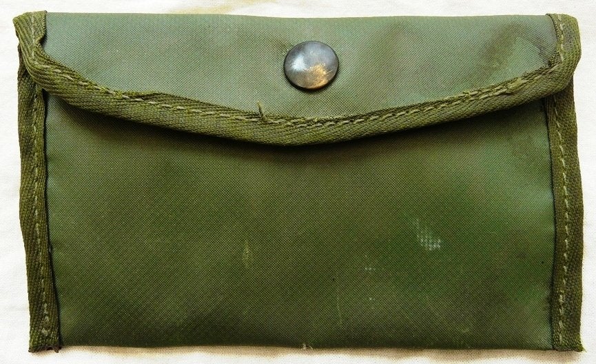 Foedraal Etui Noodverband Koninklijke Landmacht 1960/70s.(1), Verzamelen, Ophalen of Verzenden, Landmacht, Overige typen
