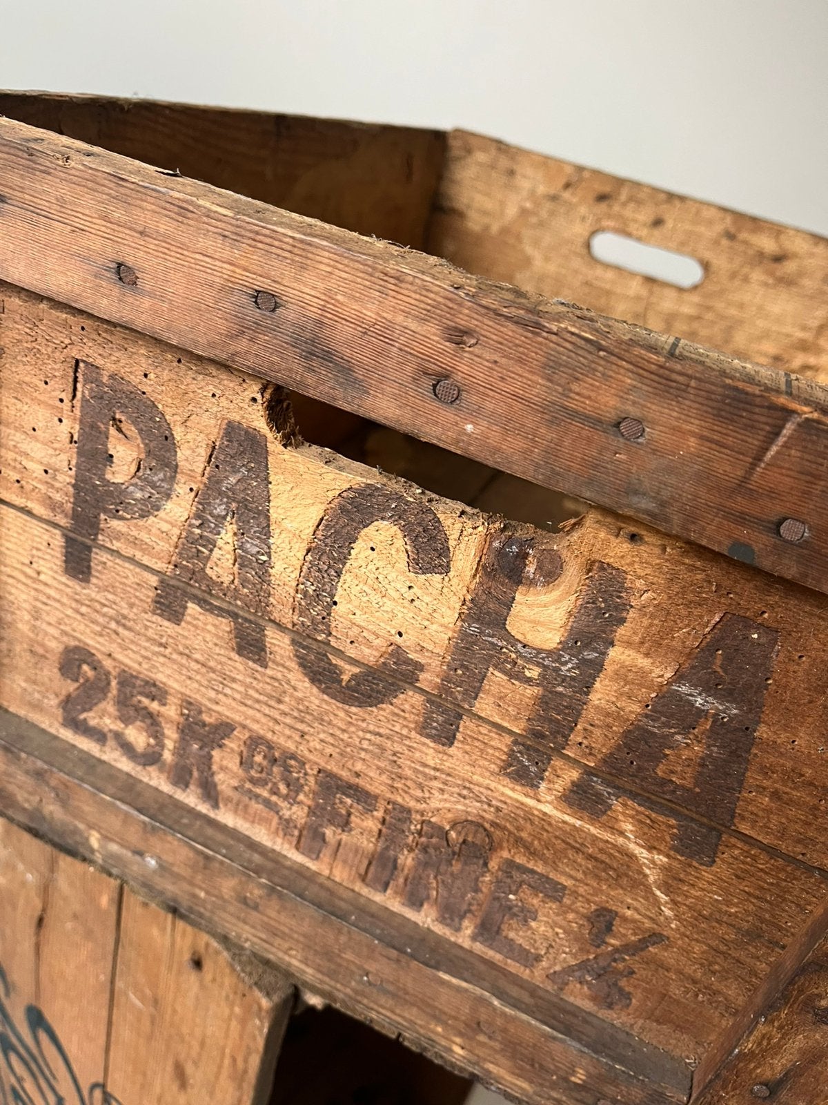 Authentique caisse en bois Pacha Chicorée, Antiquités & Art, Enlèvement