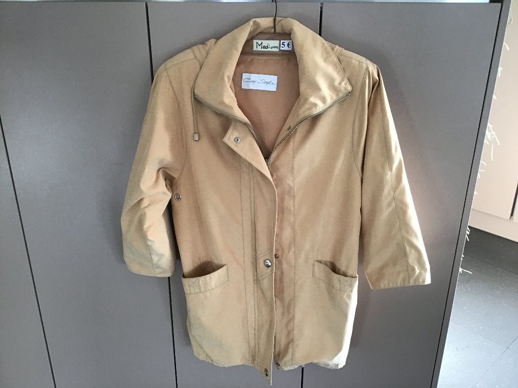 dames jas maat medium voor slechts 5 euro, Kleding | Dames, Ophalen of Verzenden, Zo goed als nieuw, Maat 38/40 (M)