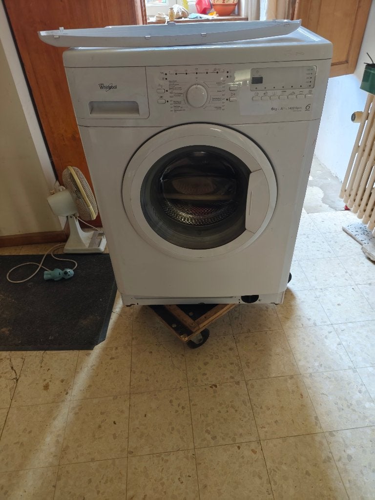 machine a laver Whirlpool 6kg, Electroménager, Classe énergétique A ou plus économe, 85 à 90 cm, 4 à 6 kg, Comme neuf