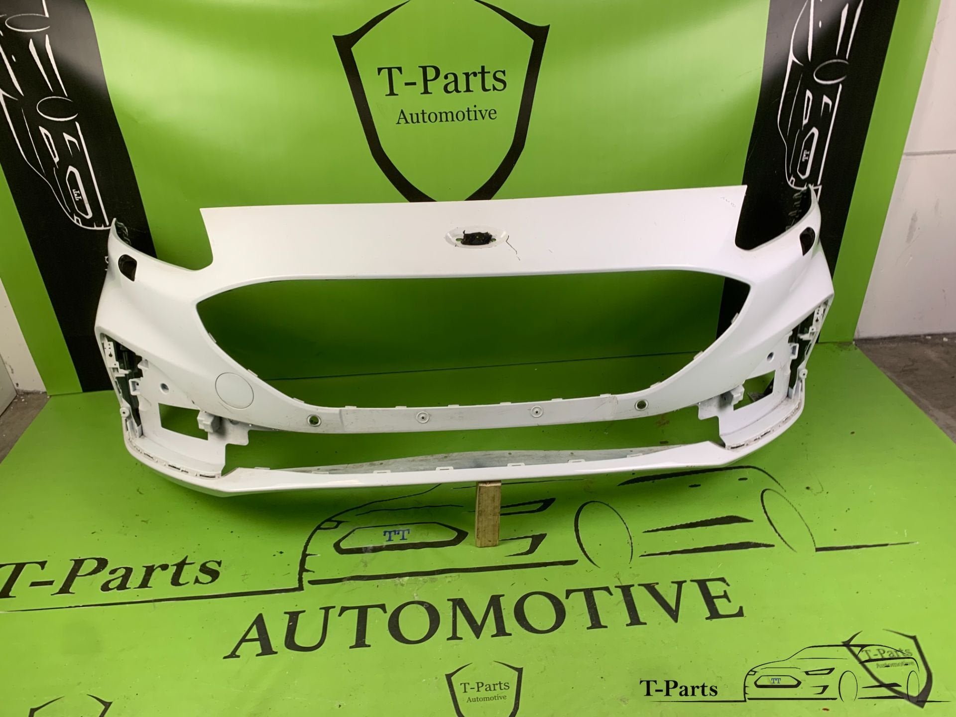 ford kuga ST line voorbumper bumper 6x pdc, Info@fabrikant.eu, Ford, Bumper, Fabrikantstraat 1
1000 AA  Amsterdam